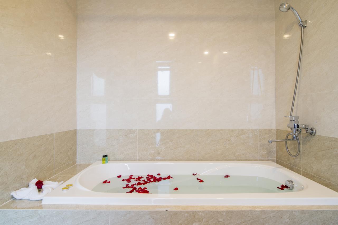 Dana Marina Boutique Hotel Дананг Екстер'єр фото